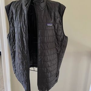 Men’s Patagonia large quilted black vest